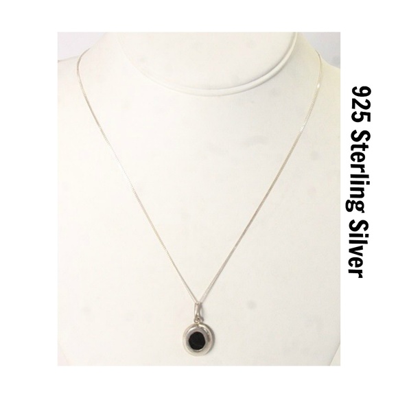 925 STERLING SILVER Jewelry - VTG Sterling Silver Mexico Pendant Necklace 925